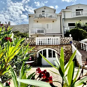 Apartman Lokunja, Pag Town